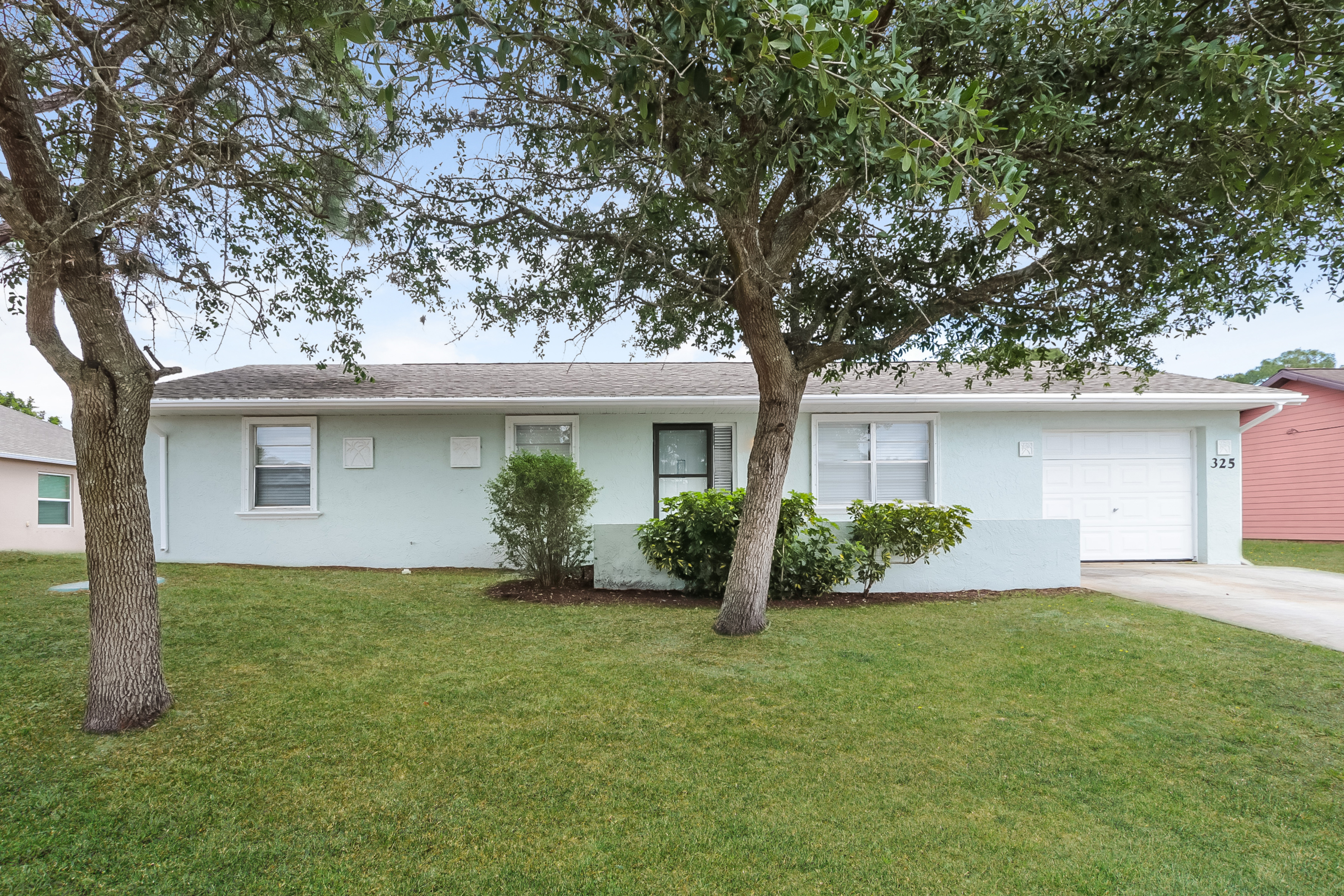 325 NE GLENTRY AVE Port St. Lucie, FL 34983